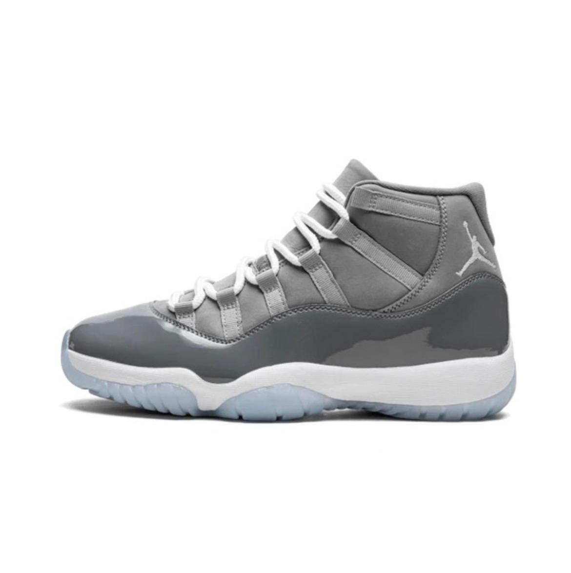 Jordan 11 (gris)